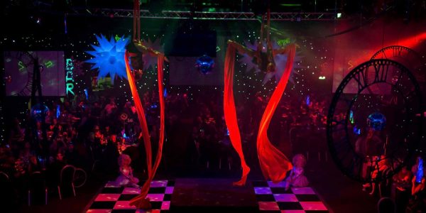 Circus-Aerial-Silk-Performers