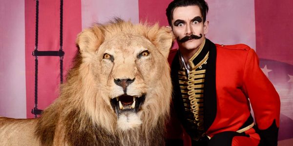 Circus-ringmaster-entertainer