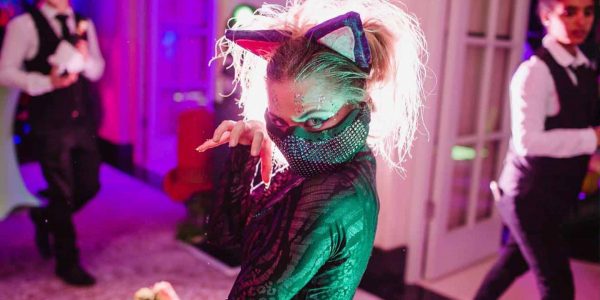 Twisted-Alice-Cheshire-cat-entertainment