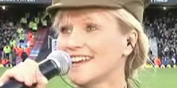 Vera-Lynn-Perfroming-in-Stadium