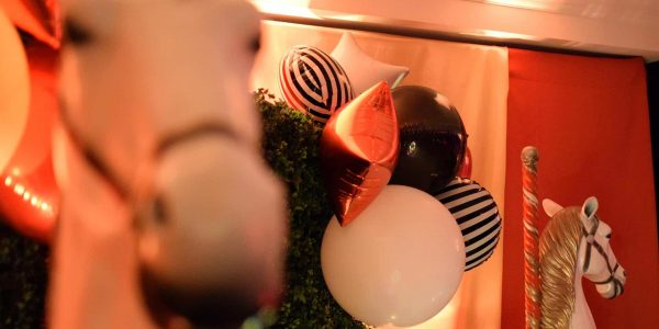Vintage-Circus-Props-And-Decorations