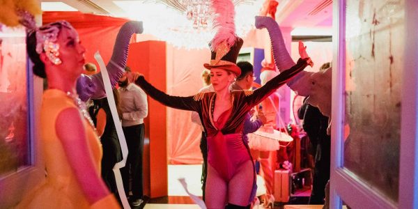 Walkabout-Circus-Performers