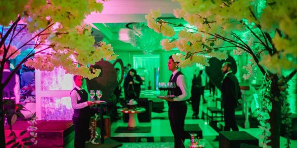 alice-in-wonderland-venue-dressing