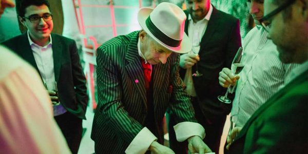 card-tricks-at-alice-in-wonderland-event