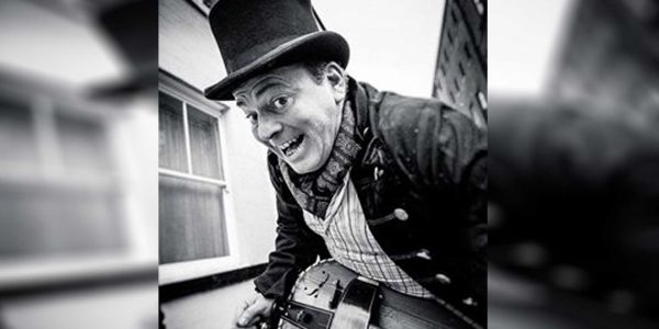 Historical-Victorian-Christmas-Band-Solo-Performer