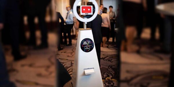 Interactive-Robot-Photo-Booth