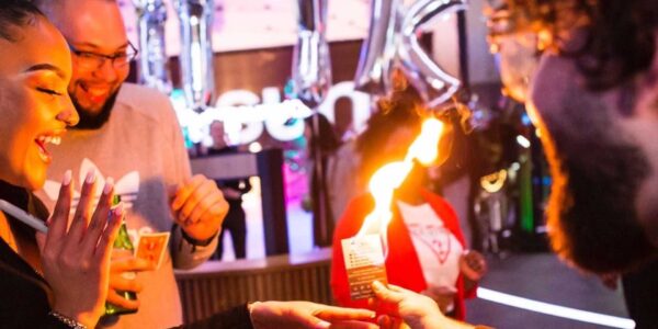 Magician-Performs-With-Fire-To-Entertain-Guests