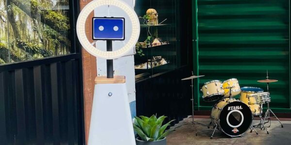 Robot-Photo-Pod-Brand-Activation