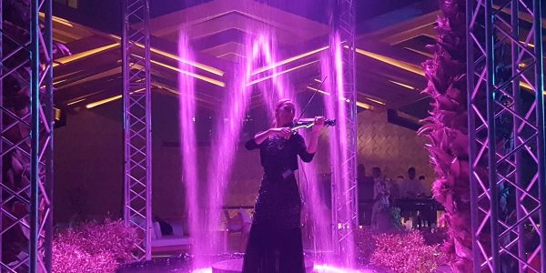 Las-vegas-themed-musician-hire
