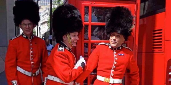 comedy-queens-guard-to-hire