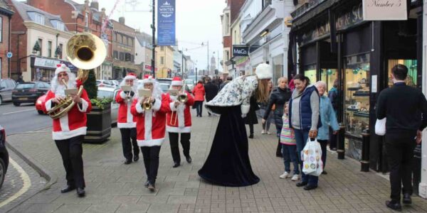 Christmas-Brass-Band-In-Parade