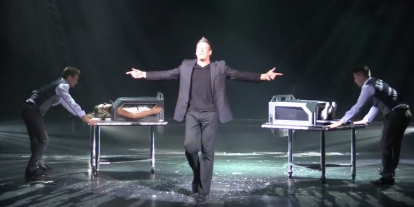 Ipad-magician-hire-Virtual-Events-Jamie Allan Laser Saw