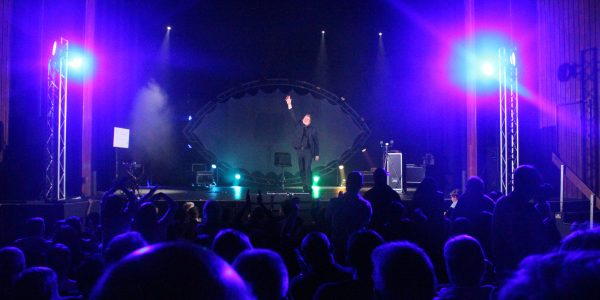 Ipad-magician-hire-Virtual-Events-Jamie Allan Live