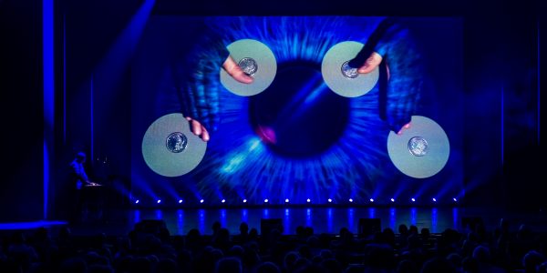 Ipad-magician-hire-Virtual-Events-Jamie Allan Money River