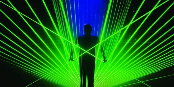 Ipad magician hire Virtual Events Jamie Allan laser beam fan iMagician