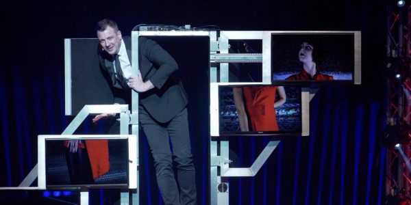 Ipad-magician-hire-Virtual-Events-Split screens 2