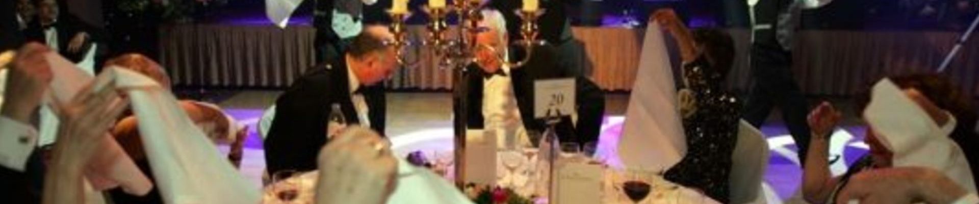 Singing-Waiters-Hire Singing-Waiters-Hire