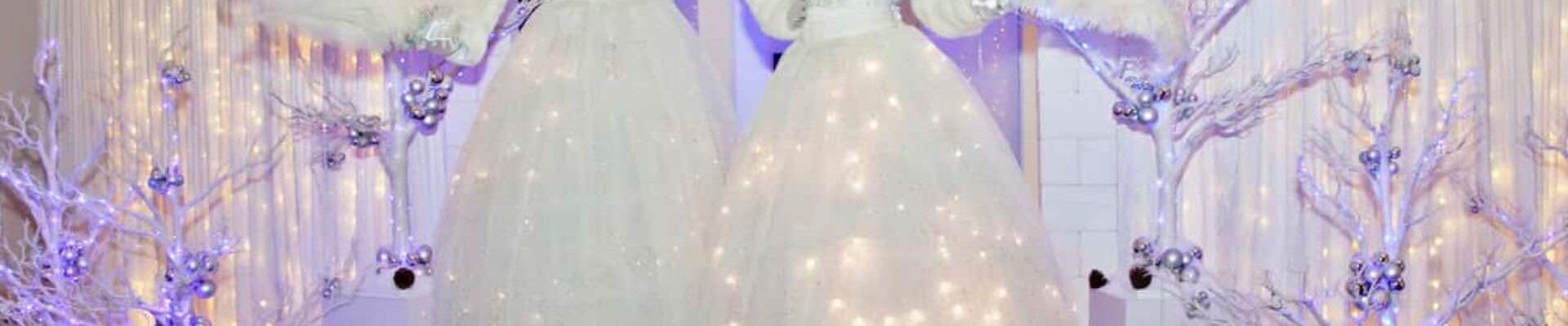 Snow-Themed-LED-Christmas-Stilt-Walkers