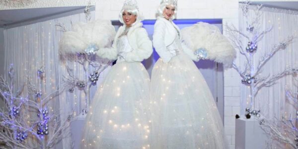 Winter-Wonderland-Themed-LED-Performers