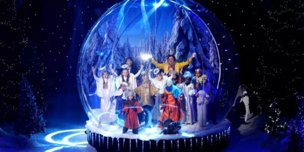 Giant-Snow-Globe.jpg