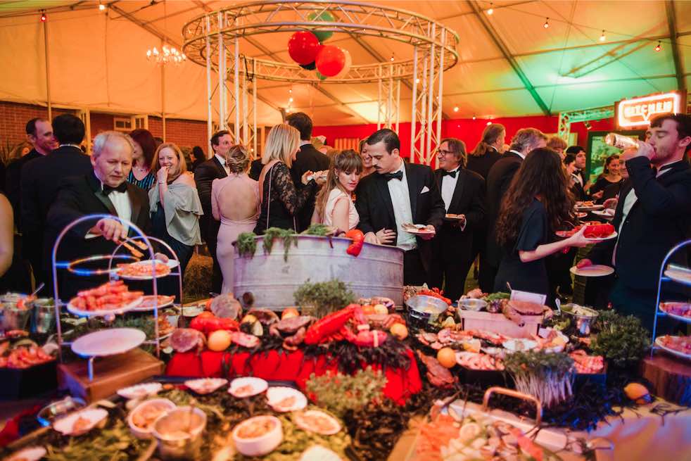 Professional Gala Dinner Event Management provide Gala dinner catering using our entertainment and catering services