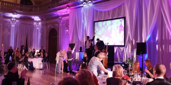 Signature-Flights-Awards-Dinner-Stage-Performance