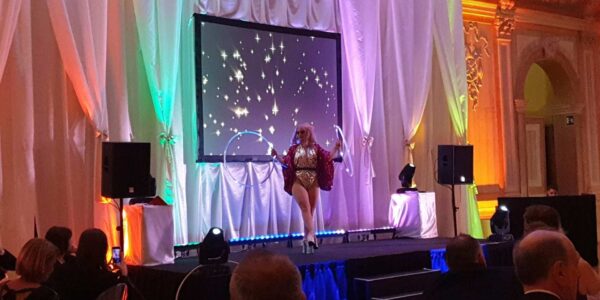Signature-Flights-Gala-Dinner-Circus-Performer