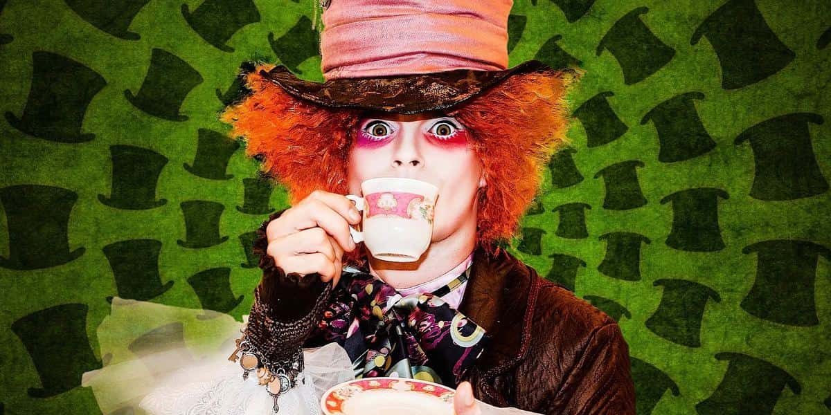Alice-in-Wonderlan-Entertainment