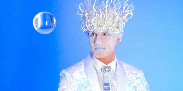 Ice-Contact-Jugglers-Winter-Wonderland