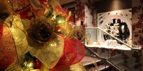 Luxury-Christmas-Decoration-Hire