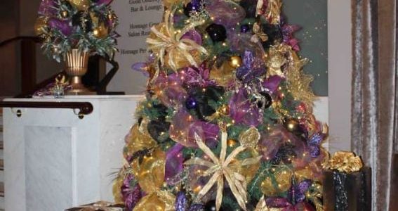 Waldorf_Hotel_Christmas_Decorations