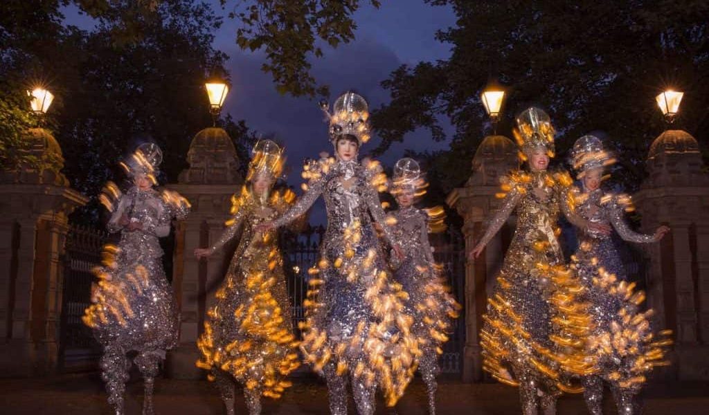 glitterball-stilts-winter-wonderland