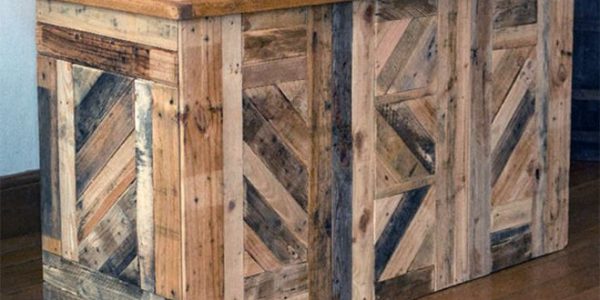 Rustic-Wooden-Bar