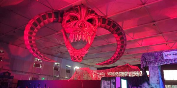 Giant-Hanging-Halloween-Mask-Prop-Scare-Festival