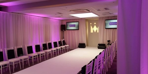 Simple-White-Wall-Draping