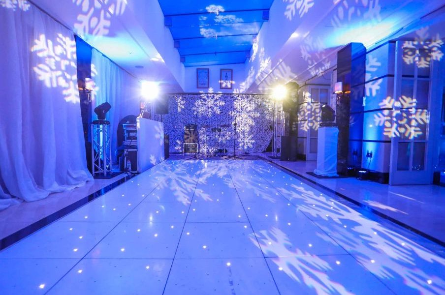 Winter-Wonderland-White-Sparkle-Dance-Floor