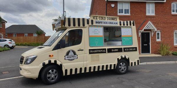 Branded-Ice-Cream-Van-For-Outdoor-Events