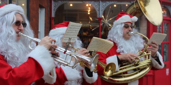 Christmas-Carol-Singers-and-Christmas-Bands-For-Hire