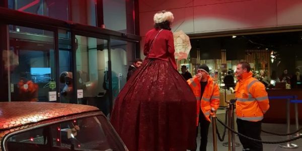 Christmas-Market-Christmas-Stilt-Walker