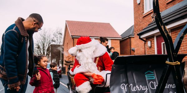 Christmas-Santa-Performer-Simple-Life