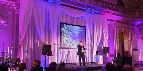 Corporate-Awards-Dinner-Stage-Lighting-AV