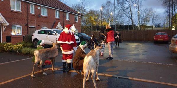 Covid-safe-father-christmas-visit