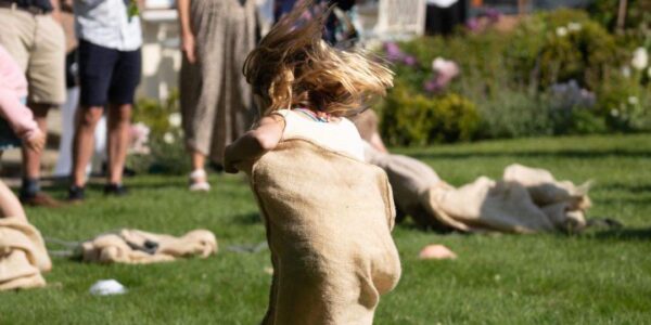 Family-Fun-Event-Sack-Race-Activity