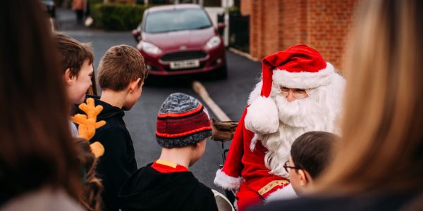 Family-Outdoor-Christmas-Event-Simple-Life