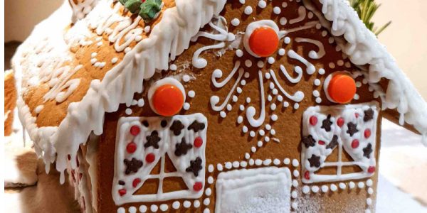 Gingerbread-house-decorating-workshop