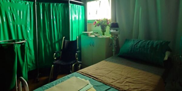 Hospital-Set-Design-With-Bed