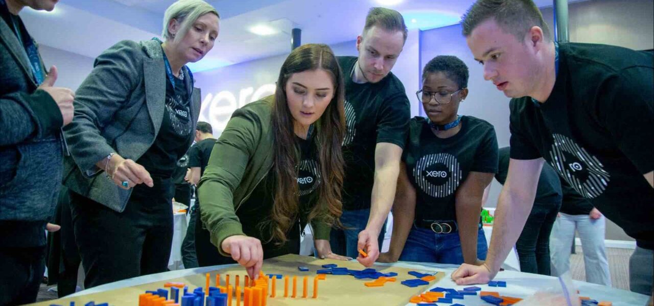 Immersive-Retailer-Workshop-Domino-Activity