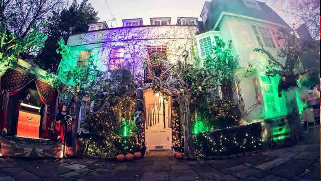 Lighting-and-Venue-Dressing-Sevices-Creating-Haunted-House