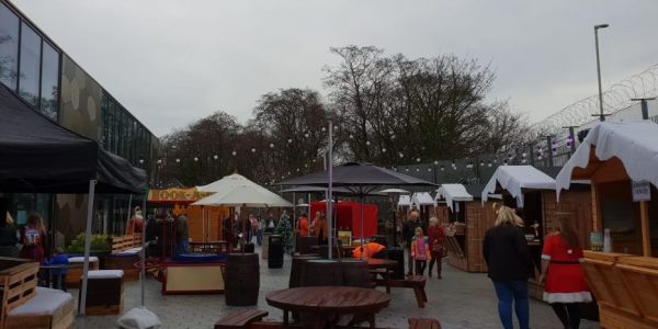 Outdoor-Christmas-Market-Shopping-Centre-Event
