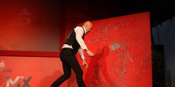 Red-Mix-Glitter-Artist-At-Launch-Event